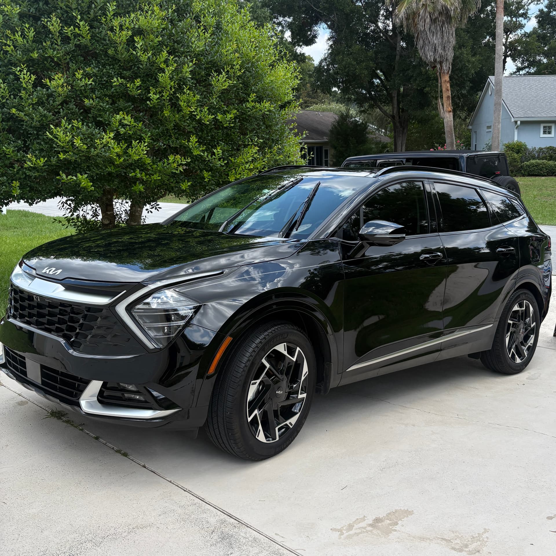 Black Kia Sportage after full detail