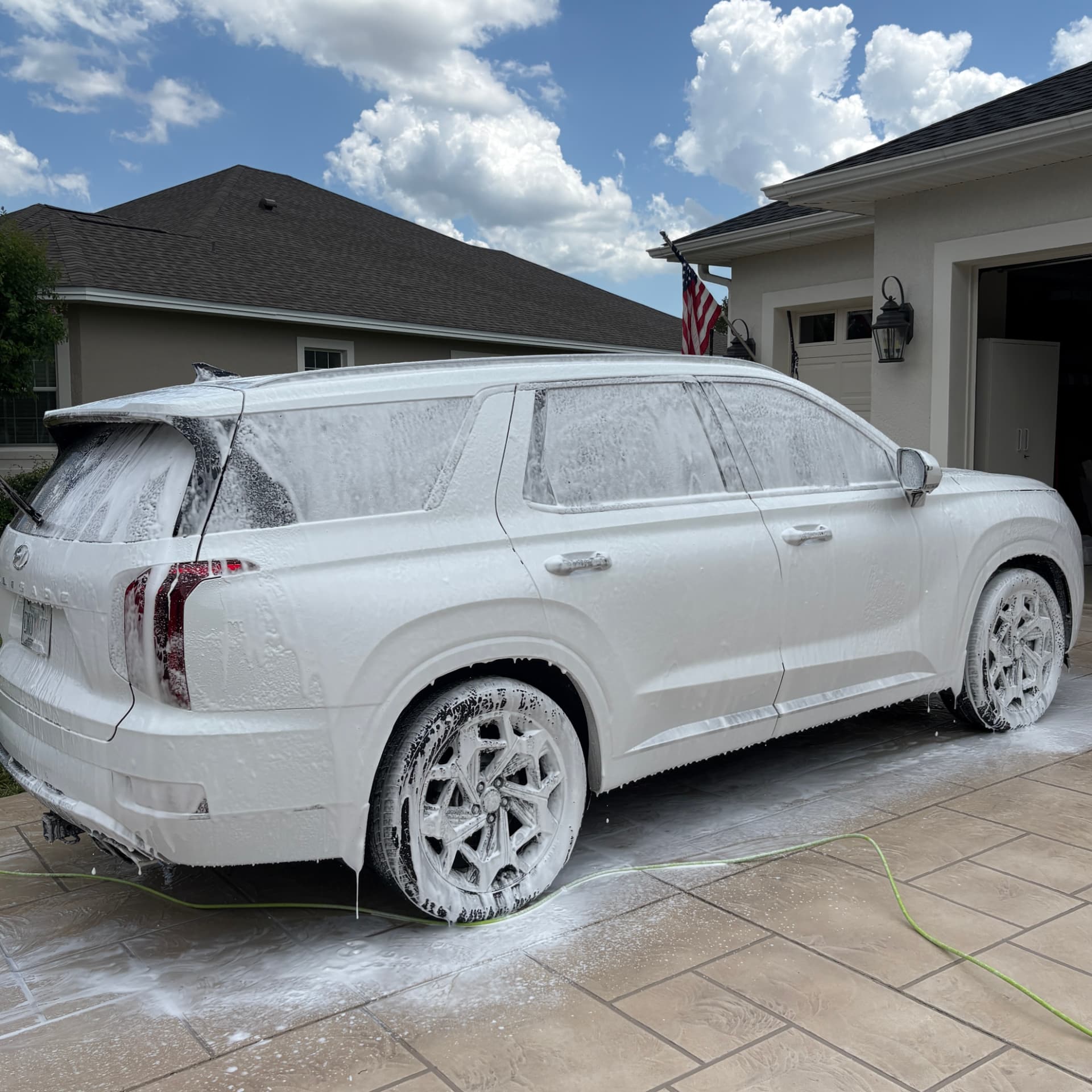 Hyundai Palisade foam hand wash in progress